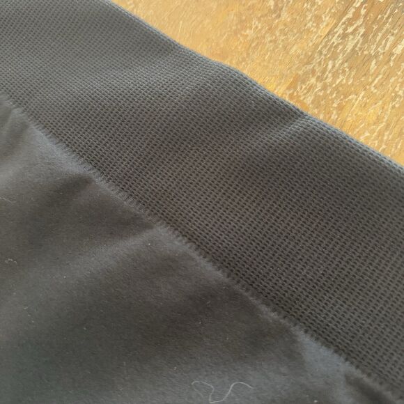 HUE Black Ultra Brushed Lined High Waisted Legging Plus Size 1x 2x‎ activewear - Picture 4 of 4